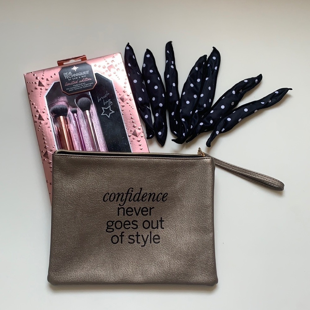 Makeup Bag - Brush - Heatless Roller Bundle - image 1